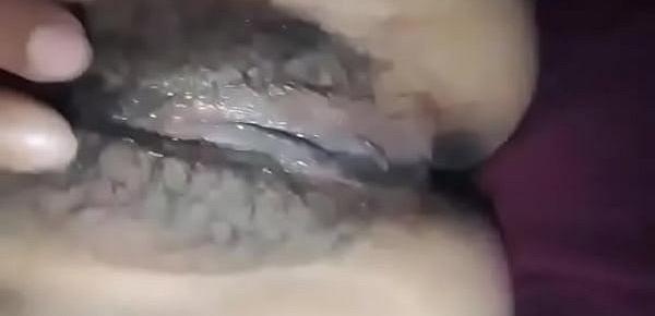  Vagina madurita y mojada